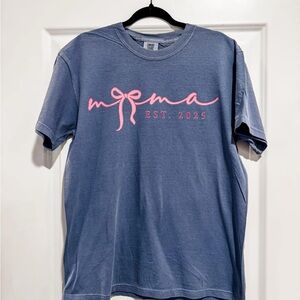 Blue “Mama EST. 2025” Graphic Tee | Pink Bow Detail | Comfort Colors